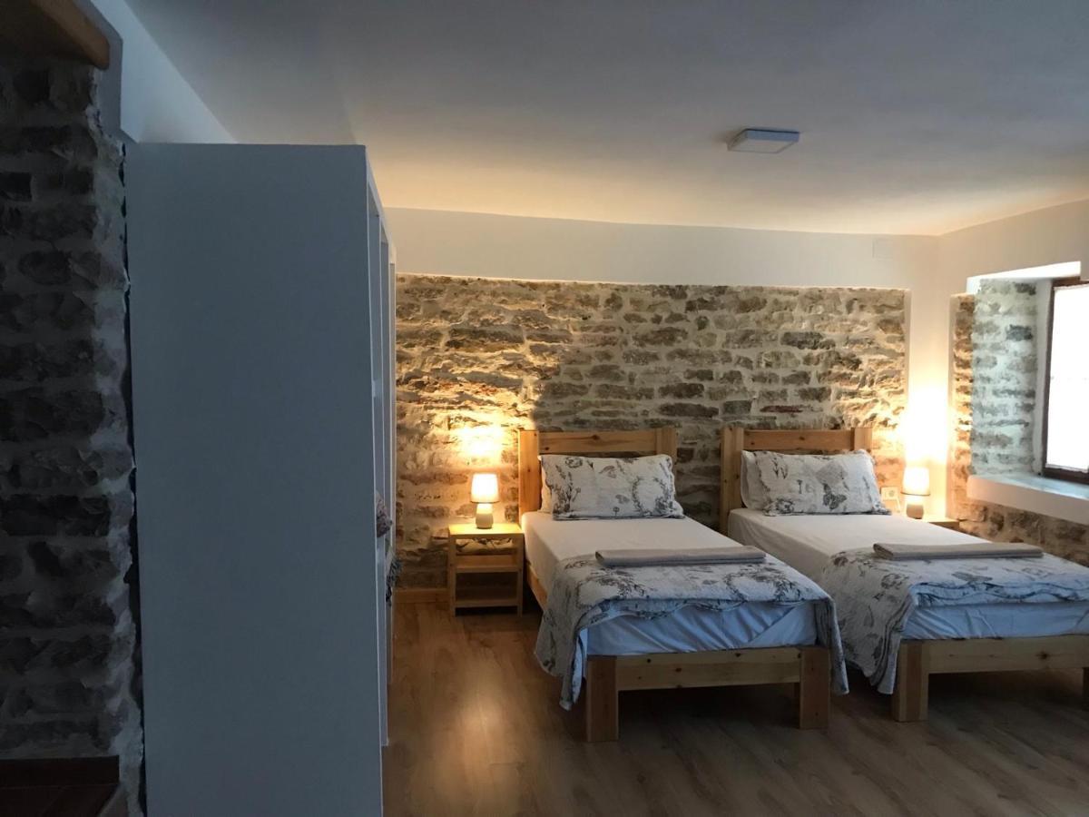 Vila Eri Gjirokastër Exterior foto
