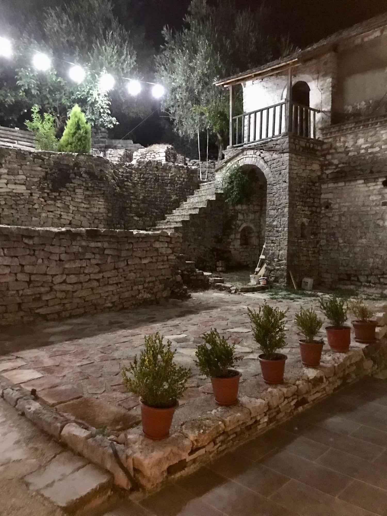 Vila Eri Gjirokastër Exterior foto