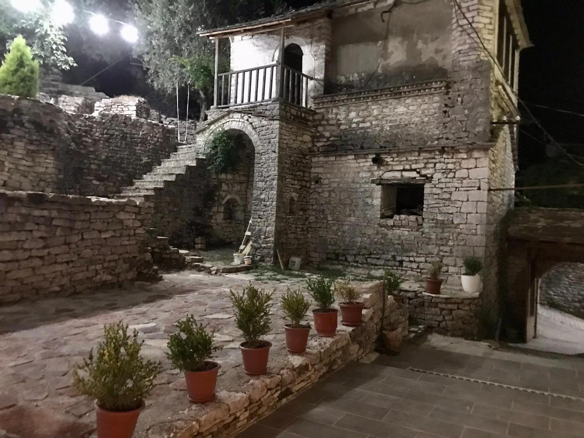 Vila Eri Gjirokastër Exterior foto