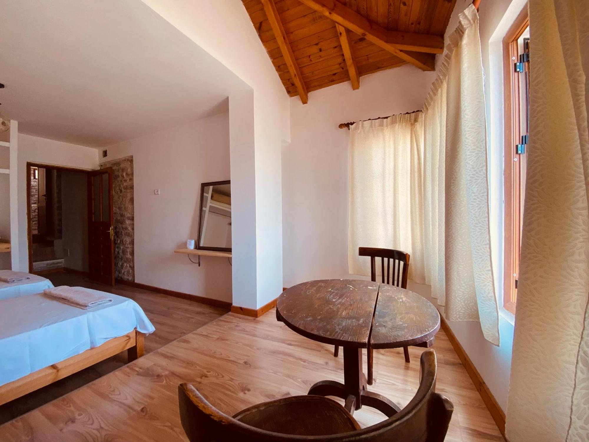Vila Eri Gjirokastër Exterior foto
