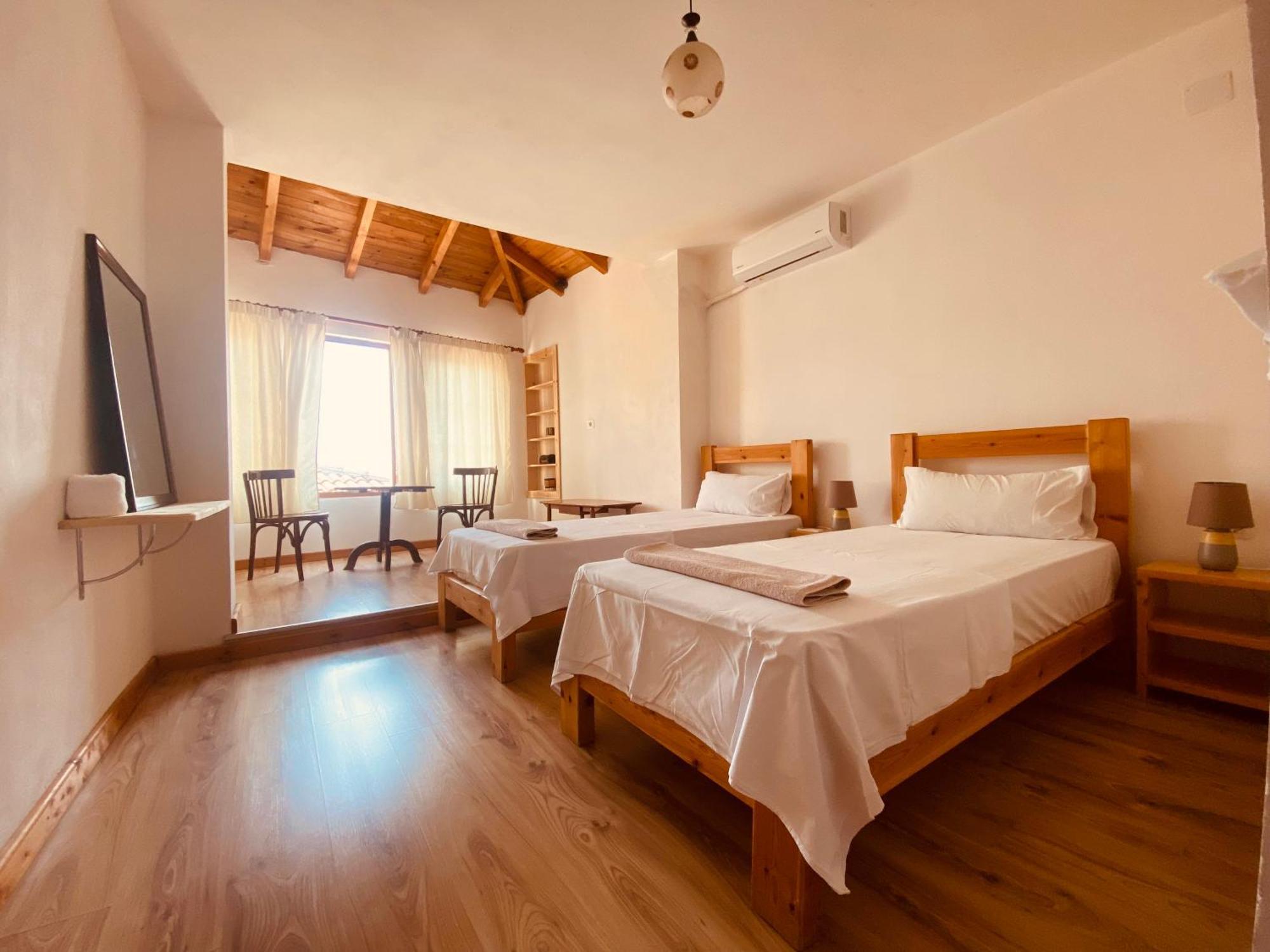 Vila Eri Gjirokastër Exterior foto