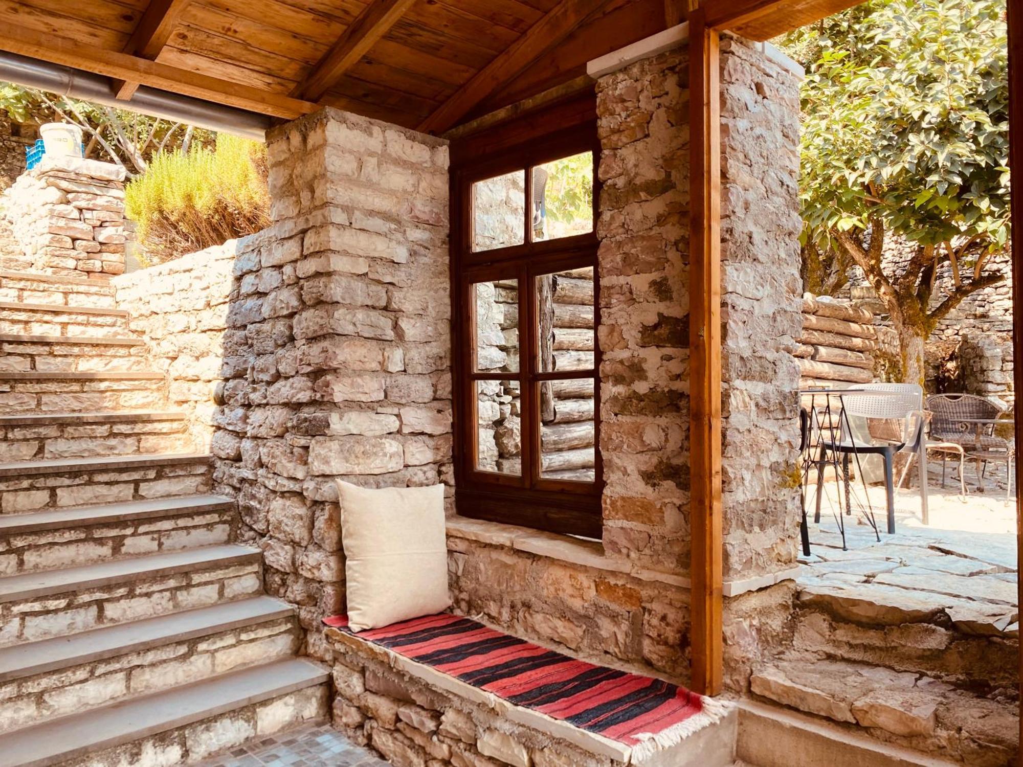Vila Eri Gjirokastër Exterior foto