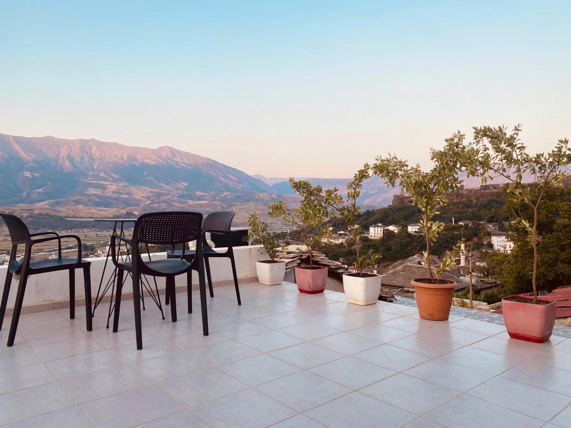 Vila Eri Gjirokastër Exterior foto