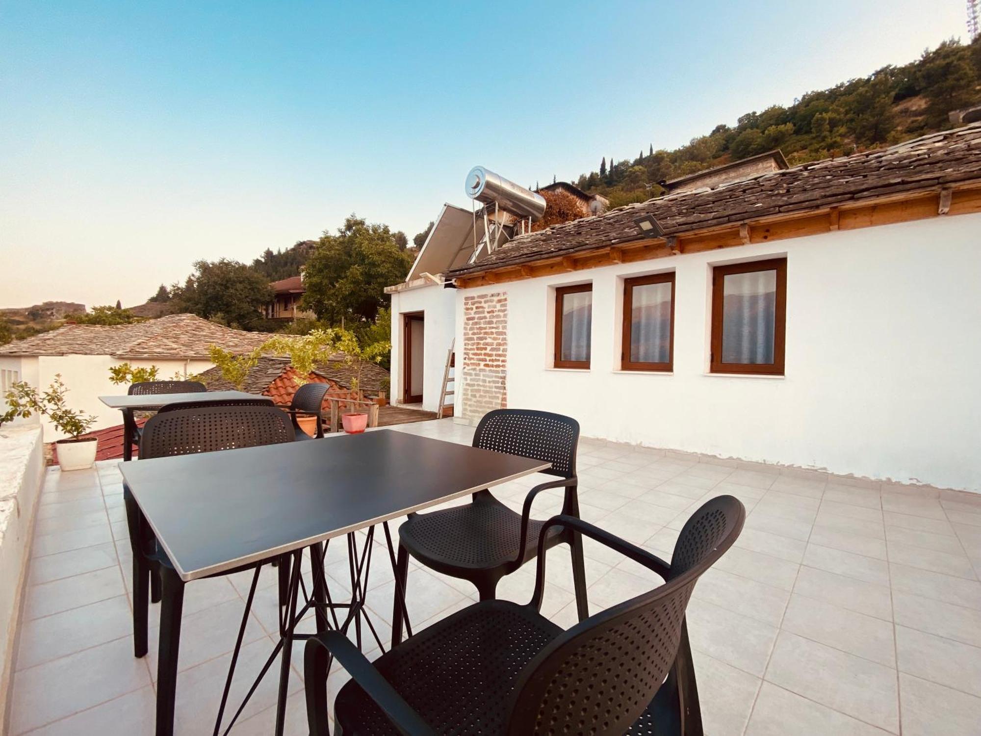Vila Eri Gjirokastër Exterior foto