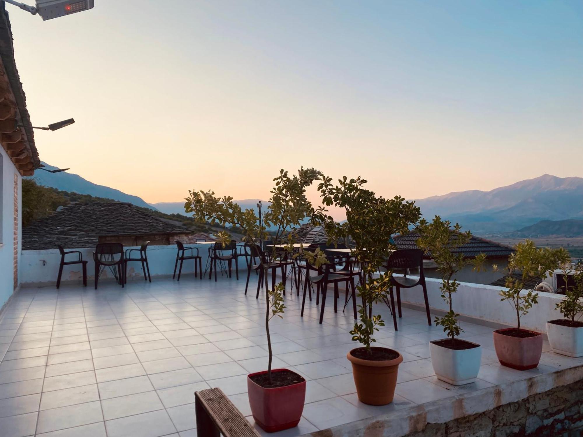 Vila Eri Gjirokastër Exterior foto